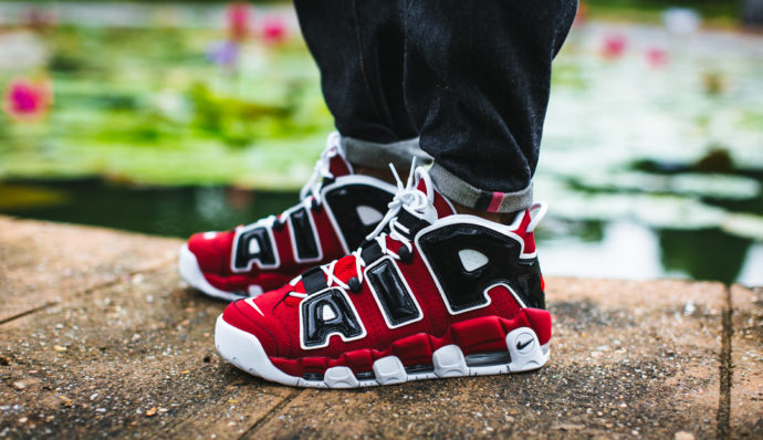 NIKE air more up tempo モアテン バーシティーレッド-