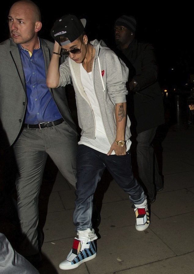 Justin-Bieber-Pierre-Hardy-sneakers-Commes-Des-Gracons-Hoodie-UpscaleHype-2