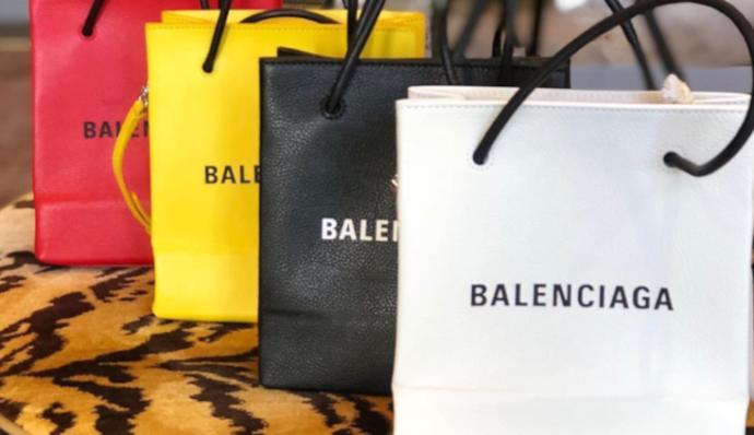 Snsで話題沸騰 Balenciagaの新バッグ ショッピングバッグ が大人気 Shoppers Plus Buyma バイマ