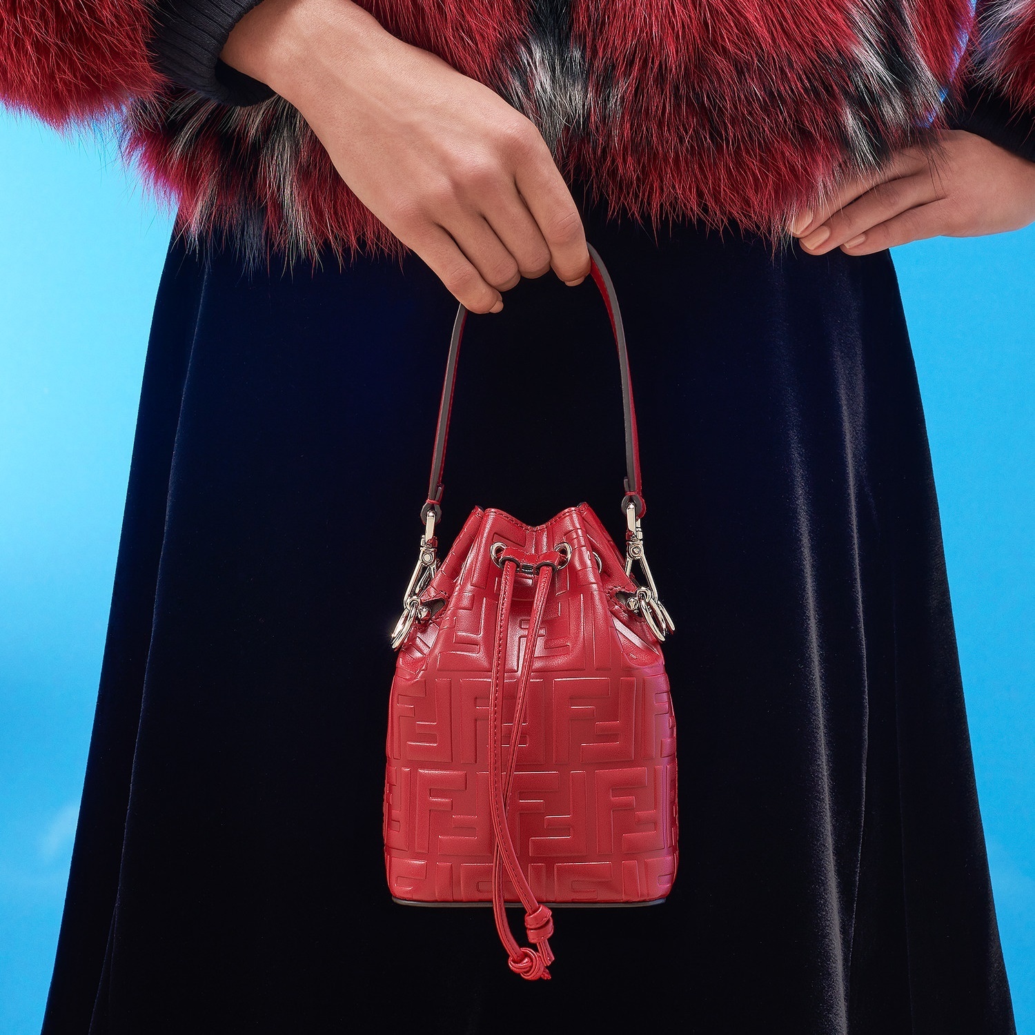 フェンディ FENDI モントレゾール-