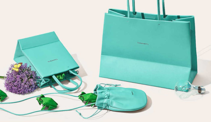 【Tiffany & Co】憧れのティファニーをバッグで取り入れよう♡新作「ショッピングバッグ」もチェック！ | SHOPPERS PLUS