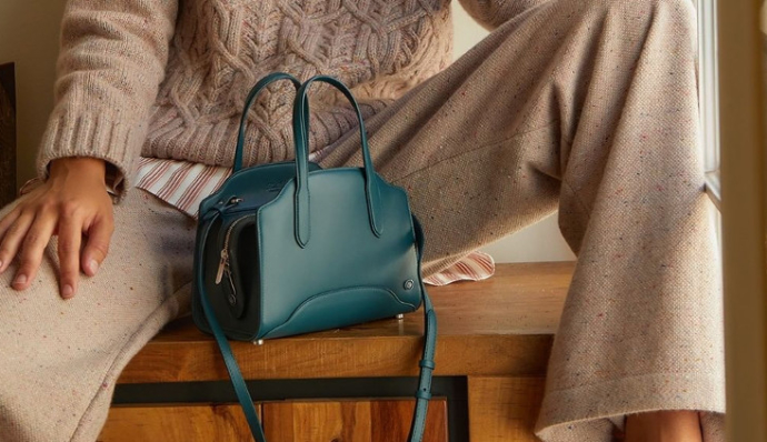 ロロ・ピアーナの「セージアバッグ」にキュートなマイクロサイズが登場